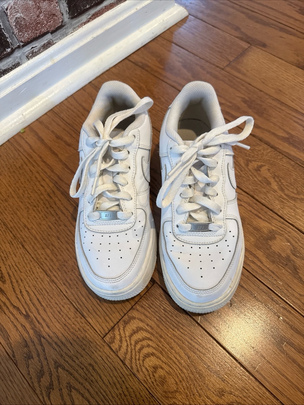 Nike Air Force 1 Low White GS Size 5Y Youth Women's 6.5 Triple White CW2288-111 - Picture 2 of 9